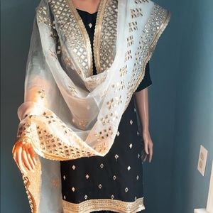 A beautiful Indian 3 piece garara suit